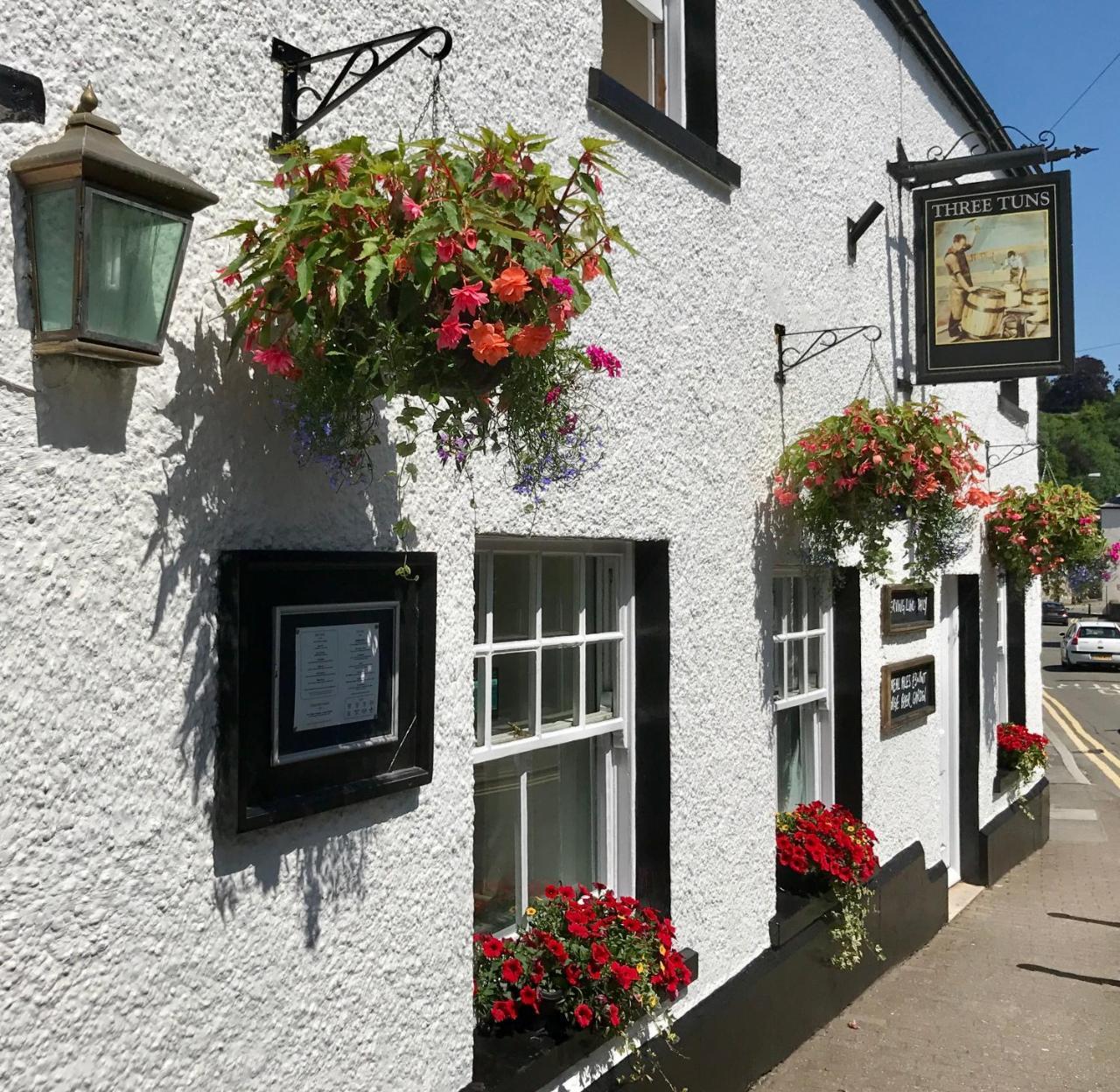 The Three Tuns Hotel Chepstow Exterior photo